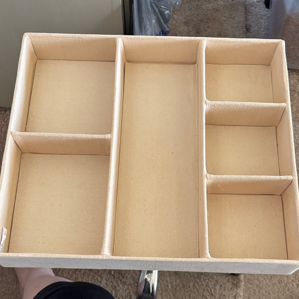 Beige Fabric Jewelry Organizer